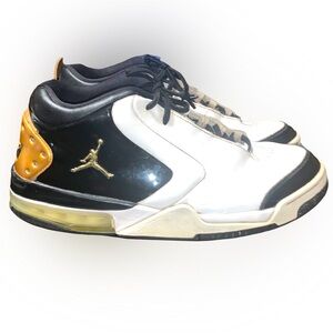 Jordan Big Fund Premium
White Metallic Gold